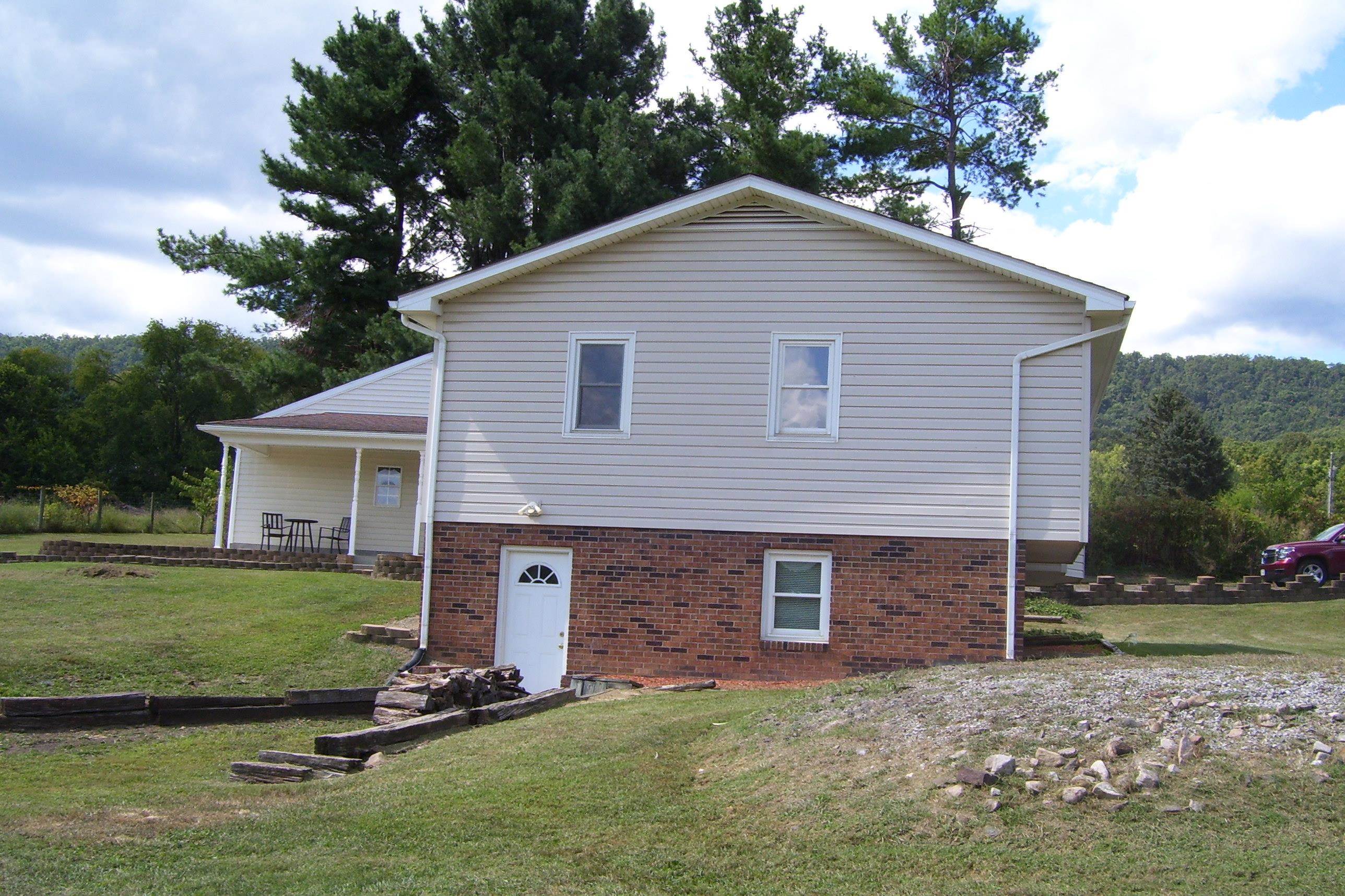 8379 Vetters Road Broadway, VA 22815 - Photo 3 of 18 Gallery Image 3