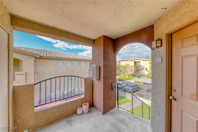 $1,263 | 4400 South Jones Boulevard, Unit 2061, Las Vegas, NV 89103