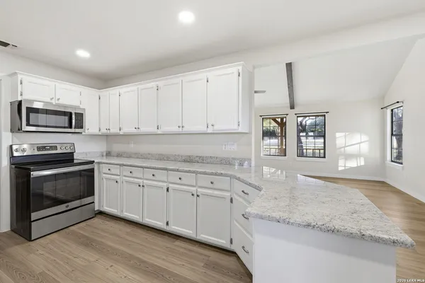 $6,000 | 102 Winchester Drive, Bergheim, TX 78004