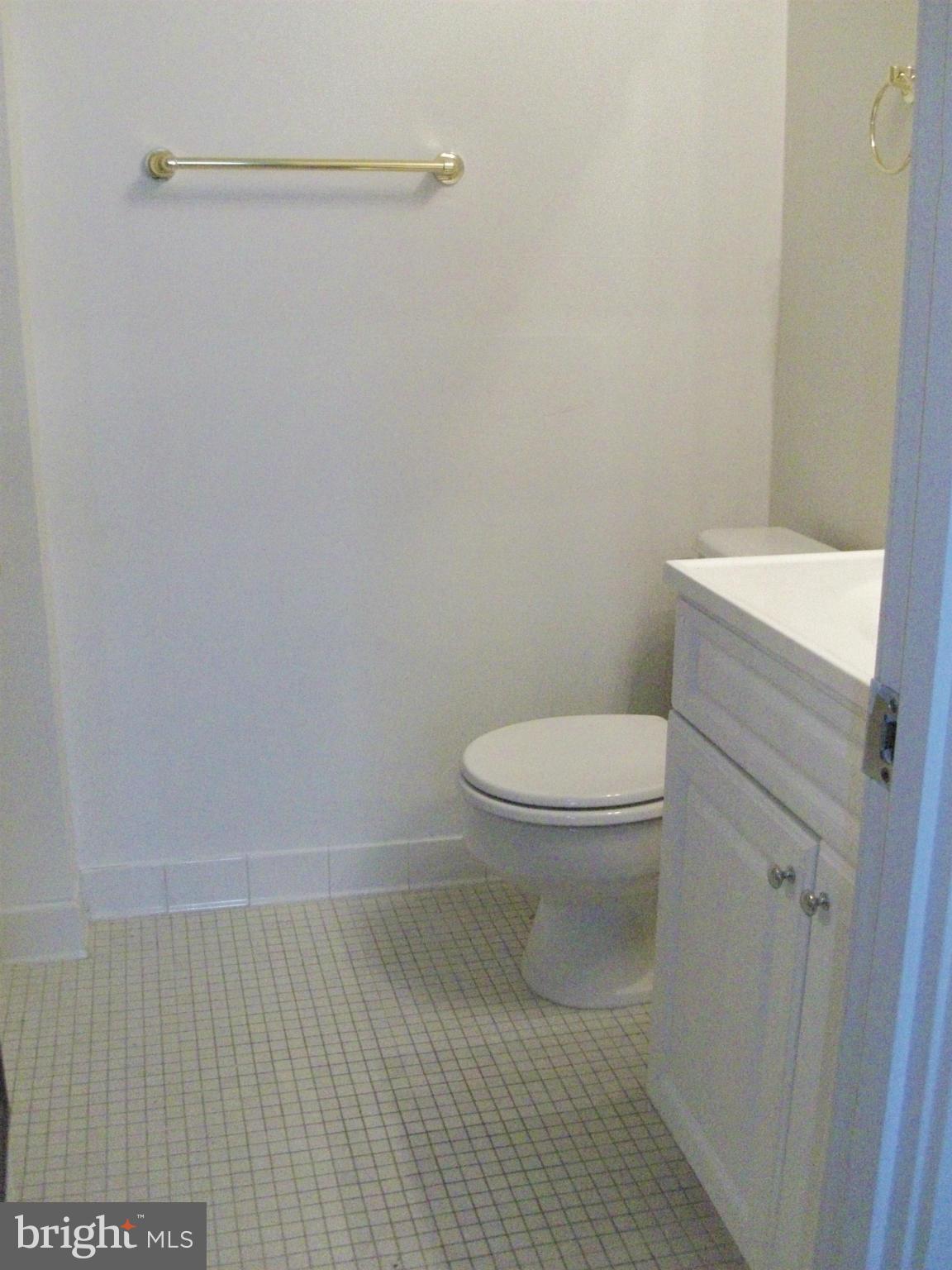 9 Lee Street West, Unit R57 Baltimore, MD 21201 - Photo 13 of 16 Bath (Master)