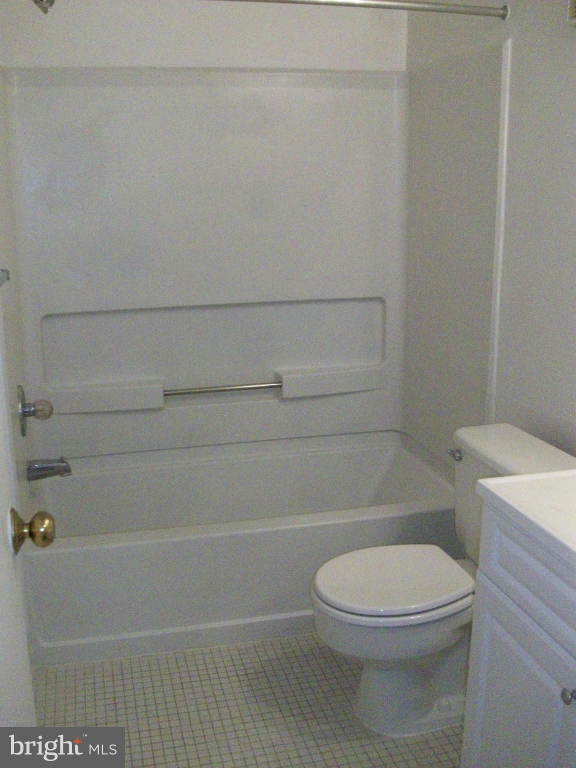 9 Lee Street West, Unit R57 Baltimore, MD 21201 - Photo 16 of 16 Bath