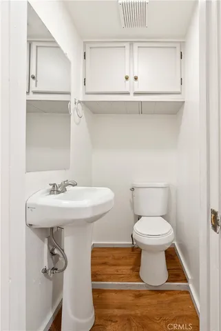 a picture of a bench in a cabinet