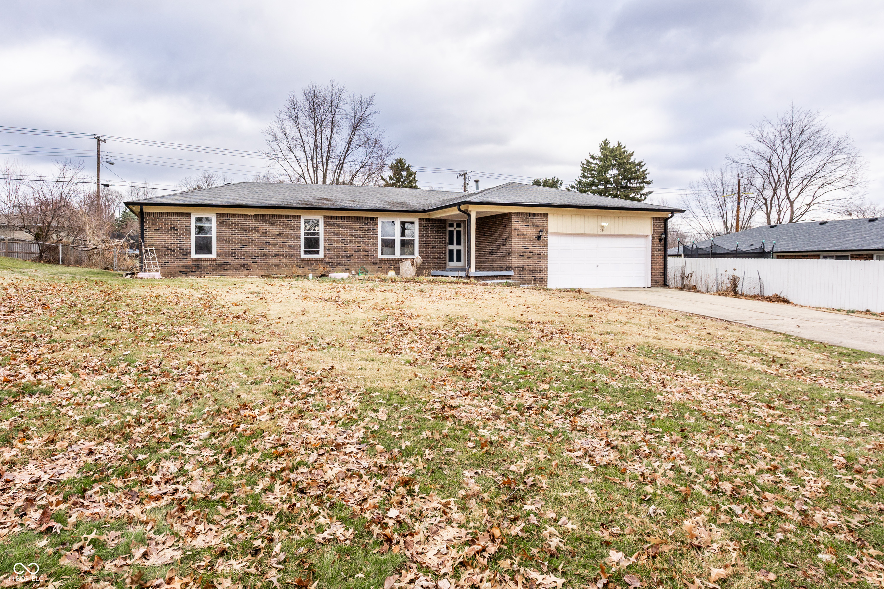 156 Griffin Road Indianapolis, IN 46227 - Photo 3 of 40