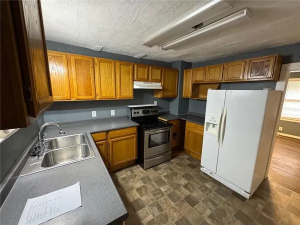 $119,900 | 10600 East 19th Terrace, Independence, MO 64052