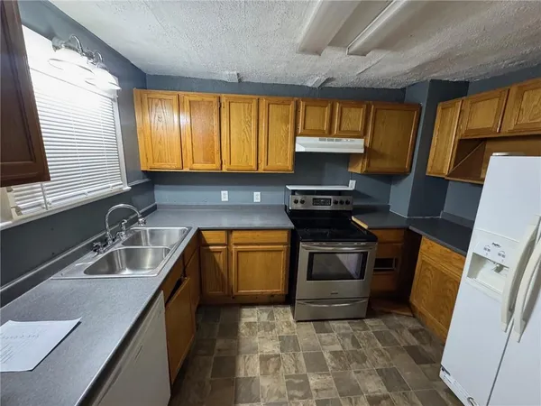 $119,900 | 10600 East 19th Terrace, Independence, MO 64052