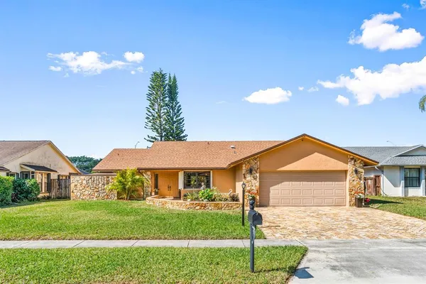 $4,100 | 19873 Court Of The Myrtles, Boca Raton, FL 33434