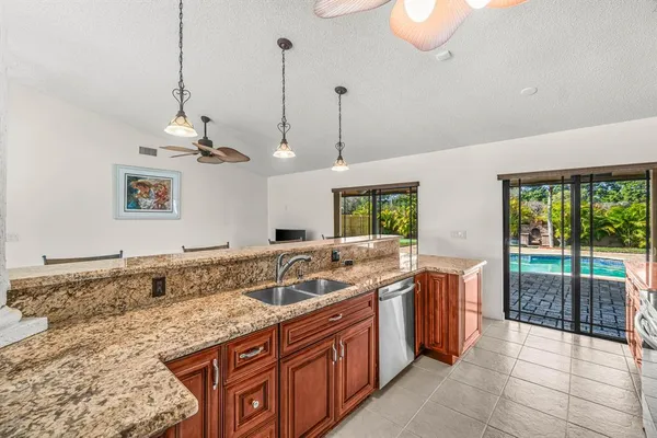 $4,100 | 19873 Court Of The Myrtles, Boca Raton, FL 33434