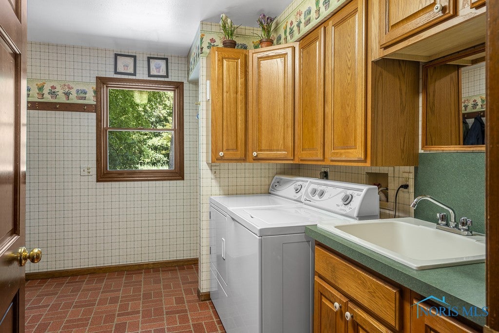 9535 Old State Line Road Holland, OH 43528 - Photo 8 of 50 Gallery Image 8