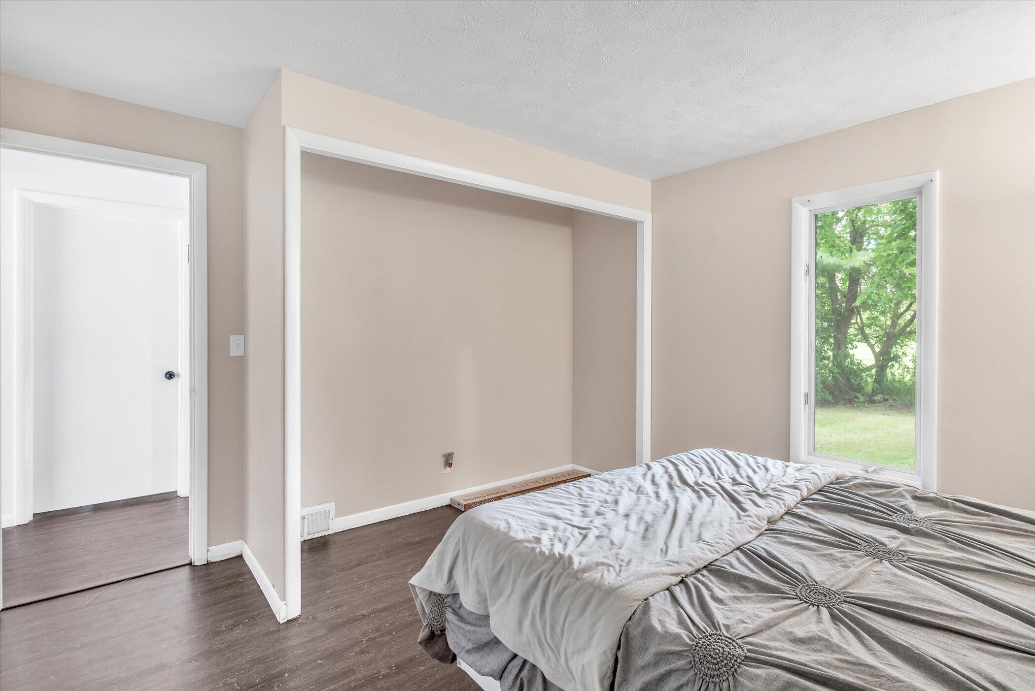 5226 Dumon Road Belding, MI 48809 - Photo 19 of 34 25-5226-Dumon-Road-WindowStill-Real-Esta