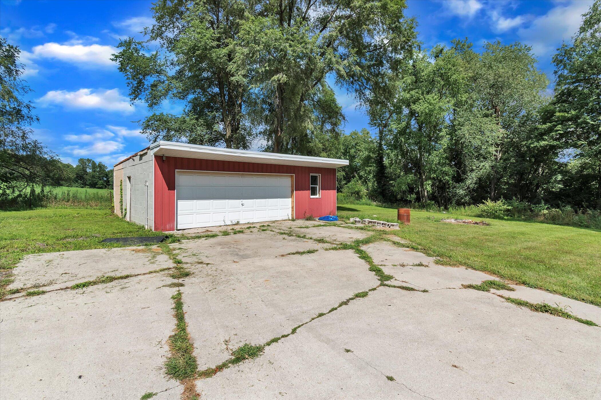 5226 Dumon Road Belding, MI 48809 - Photo 32 of 34 41-5226-Dumon-Road-WindowStill-Real-Esta