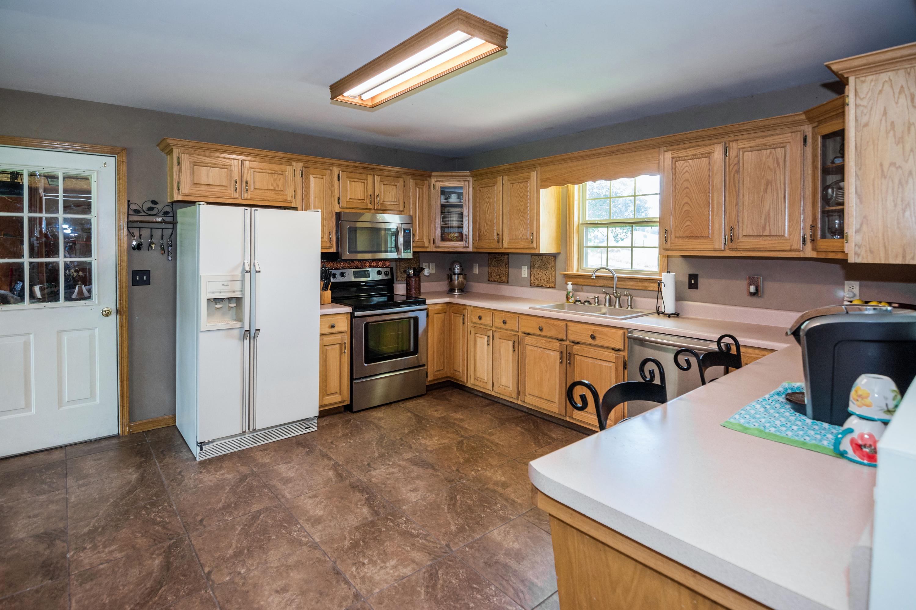 1077 Kell Loop Dunlap, TN 37327 - Photo 17 of 36 Kell Loop - Kitchen