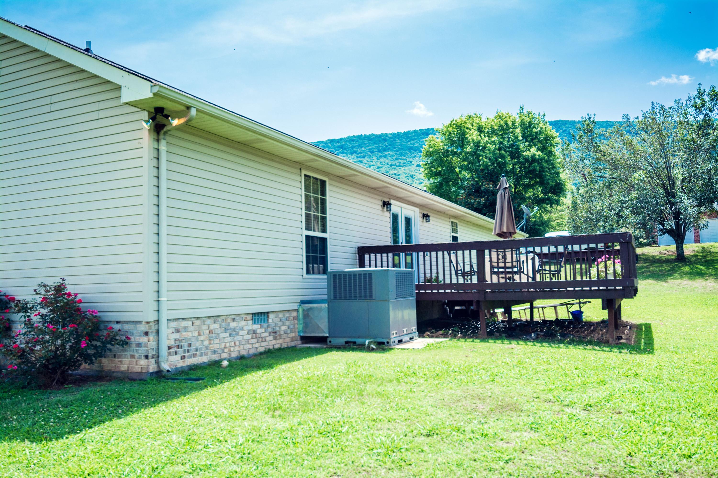 1077 Kell Loop Dunlap, TN 37327 - Photo 5 of 36 Kell Loop-4 (1)