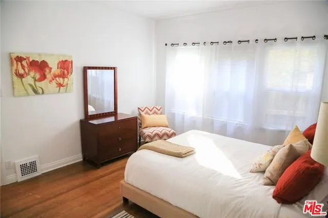 $7,000 | 601 South Sweetzer Avenue, Los Angeles, CA 90048