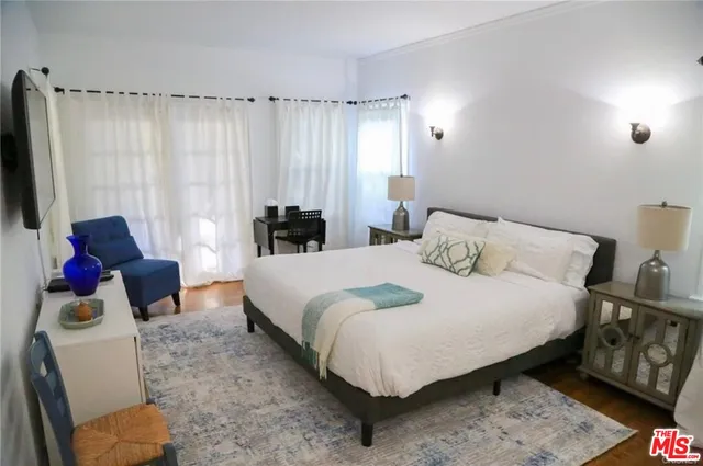 $7,000 | 601 South Sweetzer Avenue, Los Angeles, CA 90048