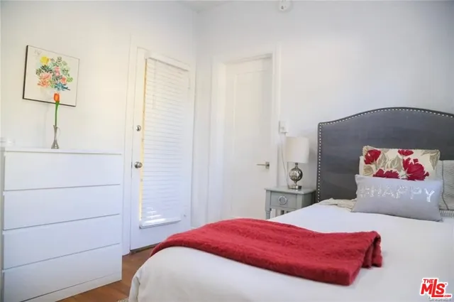 $7,000 | 601 South Sweetzer Avenue, Los Angeles, CA 90048