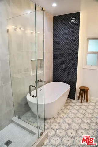 $7,000 | 601 South Sweetzer Avenue, Los Angeles, CA 90048