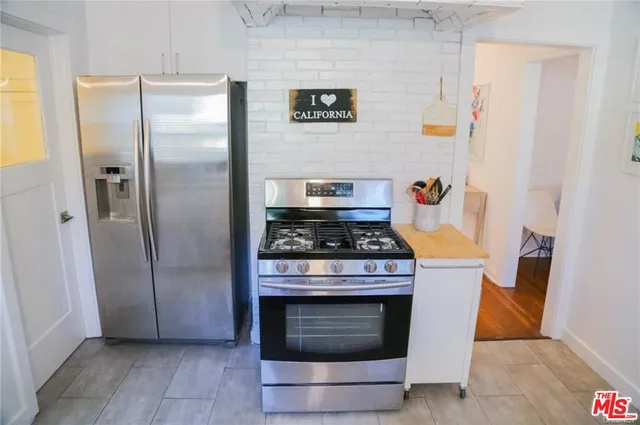 $7,000 | 601 South Sweetzer Avenue, Los Angeles, CA 90048