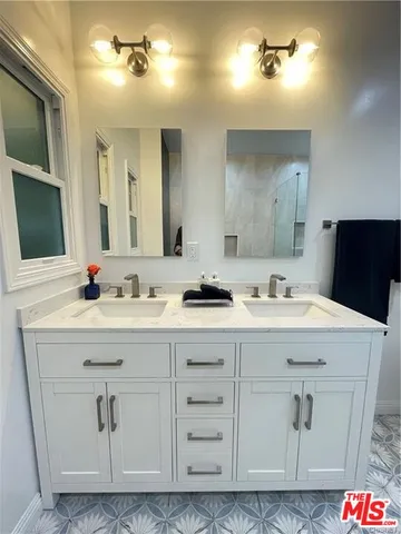 $7,000 | 601 South Sweetzer Avenue, Los Angeles, CA 90048