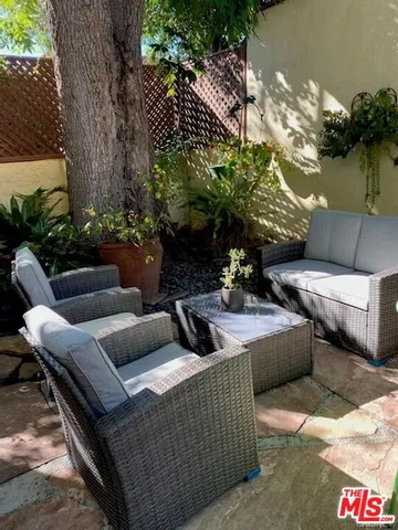 $7,000 | 601 South Sweetzer Avenue, Los Angeles, CA 90048