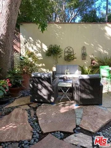 $7,000 | 601 South Sweetzer Avenue, Los Angeles, CA 90048