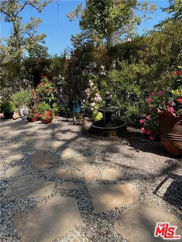 $7,000 | 601 South Sweetzer Avenue, Los Angeles, CA 90048