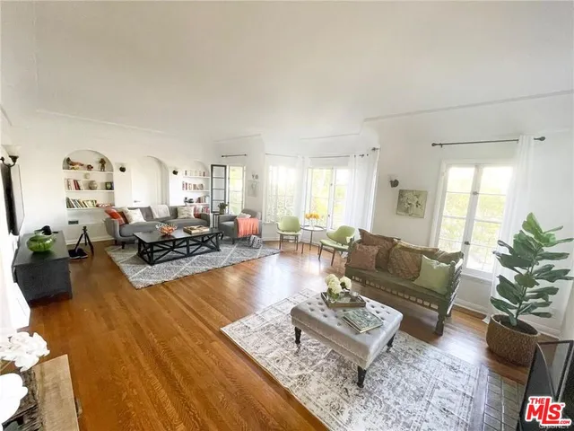 $7,000 | 601 South Sweetzer Avenue, Los Angeles, CA 90048