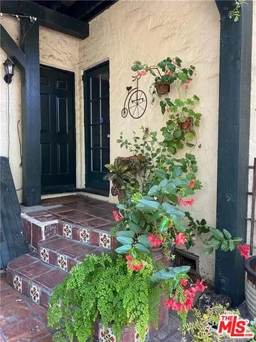 $7,000 | 601 South Sweetzer Avenue, Los Angeles, CA 90048