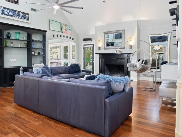 $1,275,000 | 121 Berkshire Drive, Charleston, SC 29492