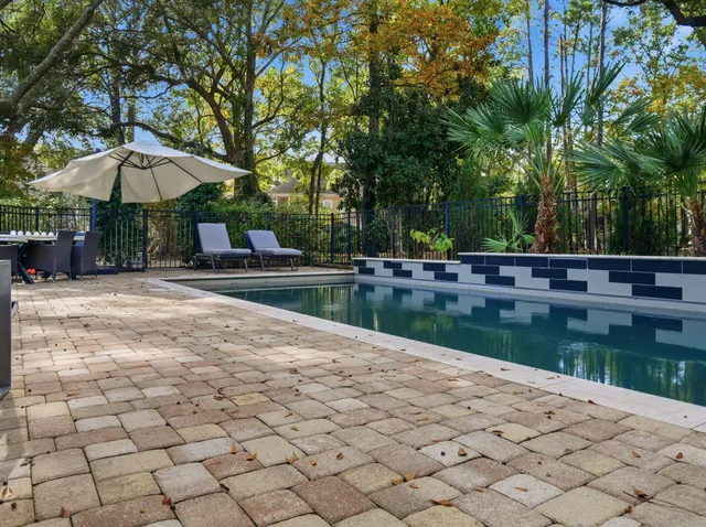 $1,275,000 | 121 Berkshire Drive, Charleston, SC 29492