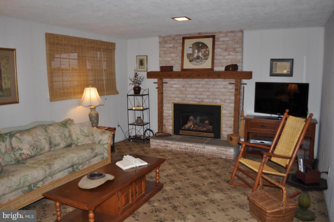 1140 Devonshire Road Lancaster, PA 17601 - Photo 6 of 32 Gallery Image 6