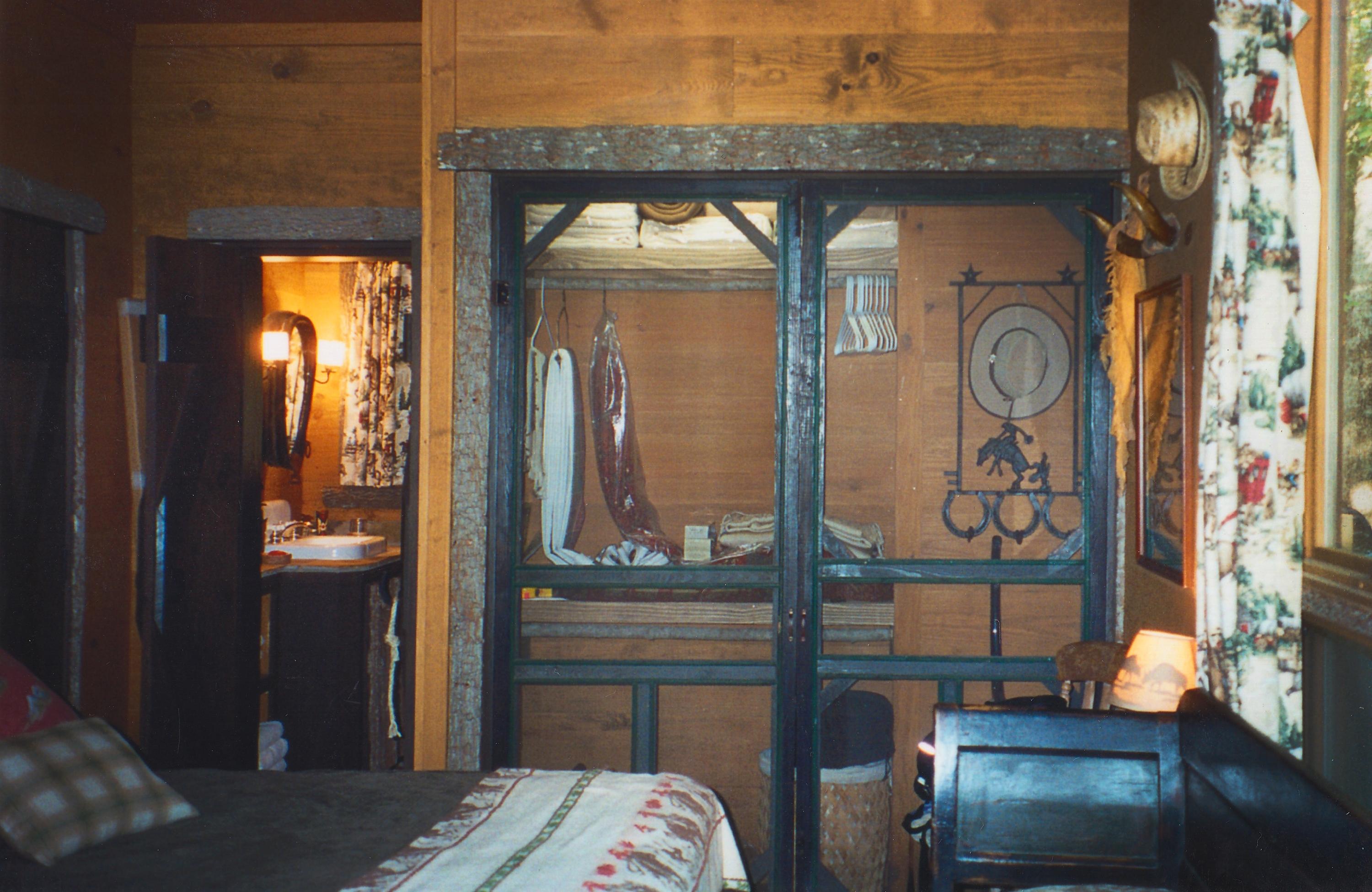 300 Buck Ridge Road Oneida, TN 37841 - Photo 28 of 39 Screened doors on closets