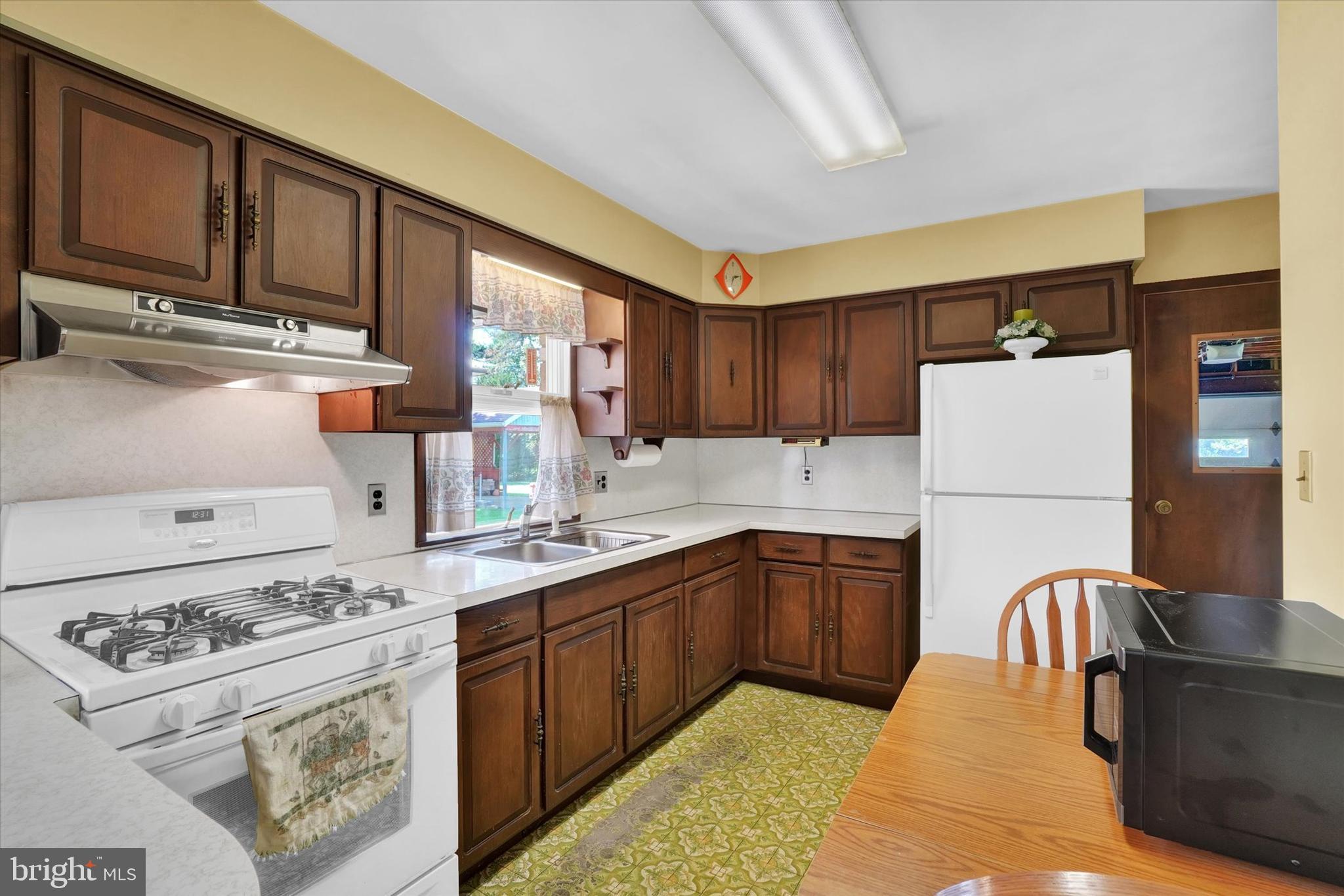 4540 North Biesecker Road Dover, PA 17315 - Photo 12 of 28