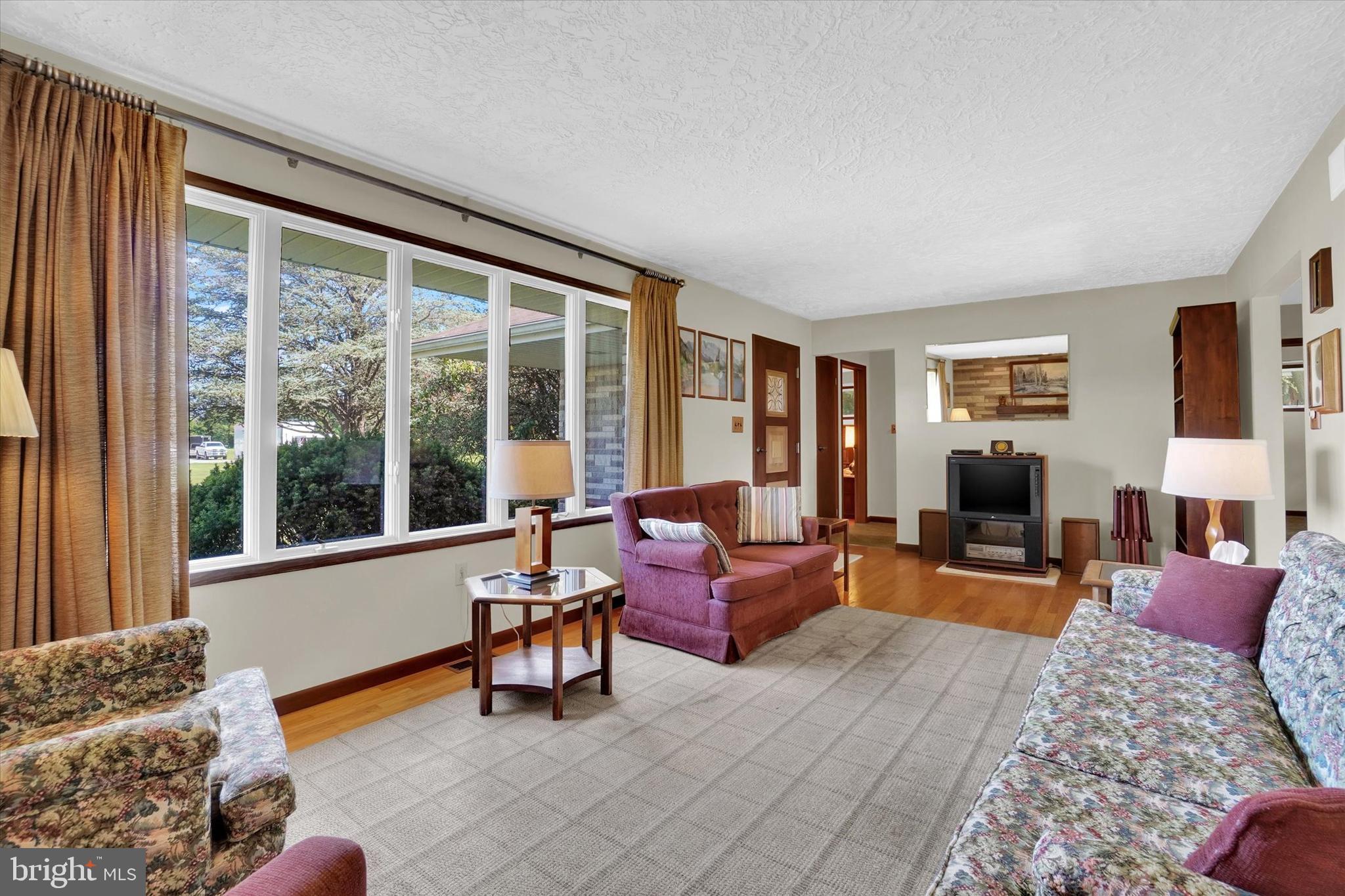 4540 North Biesecker Road Dover, PA 17315 - Photo 4 of 28