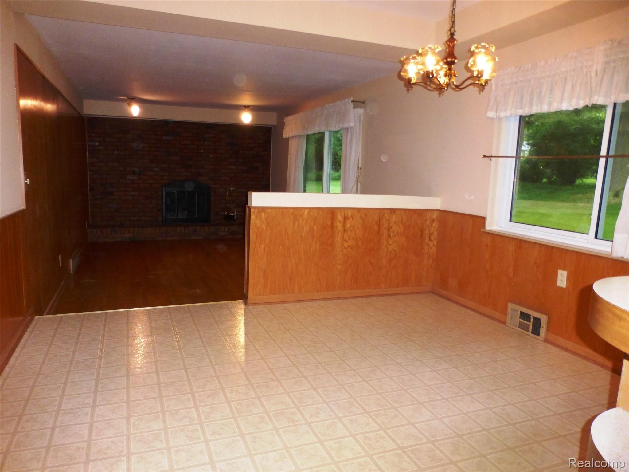 736 Wilwood Road Rochester, MI 48309 - Photo 12 of 47 12.JPG