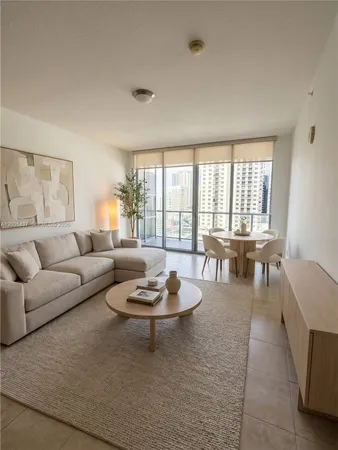 $2,900 | 1111 Southwest 1st Avenue, Unit 2124N, Miami, FL 33130