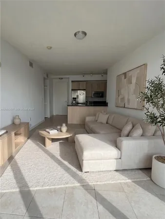 $2,900 | 1111 Southwest 1st Avenue, Unit 2124N, Miami, FL 33130