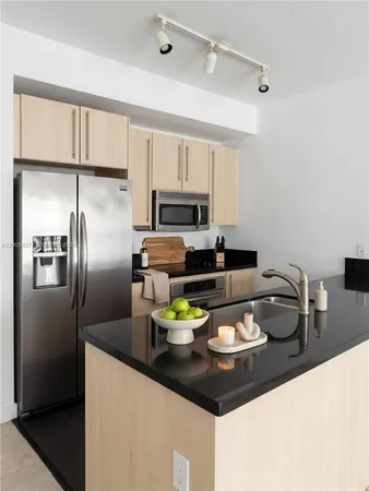 $2,900 | 1111 Southwest 1st Avenue, Unit 2124N, Miami, FL 33130