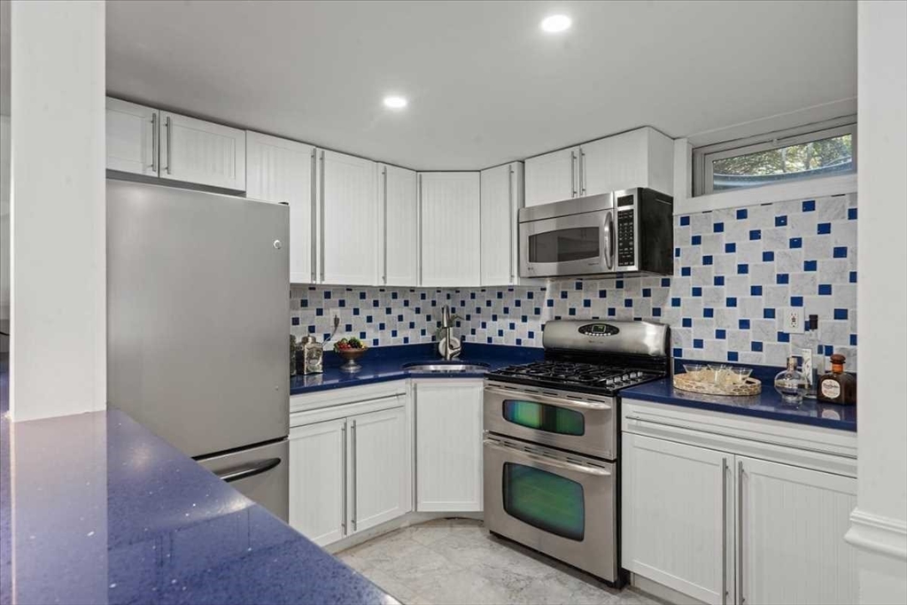 6 Lynbrook Road Southborough, MA 01772 - Photo 32 of 42 Gallery Image 32