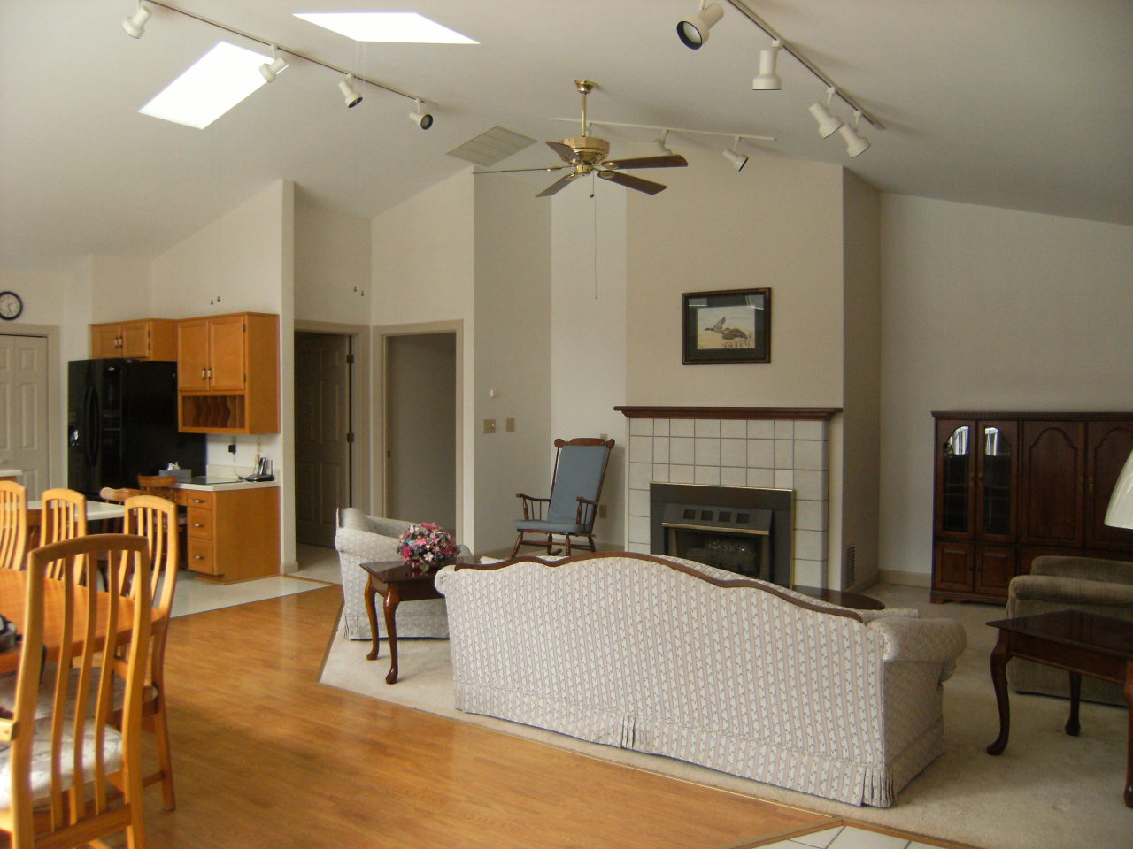6111 Mt Chestnut Road Roanoke, VA 24018 - Photo 2 of 21 6111 Mt