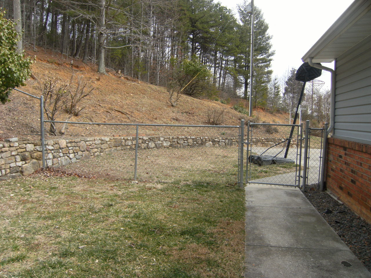 6111 Mt Chestnut Road Roanoke, VA 24018 - Photo 17 of 21 6111 Mt