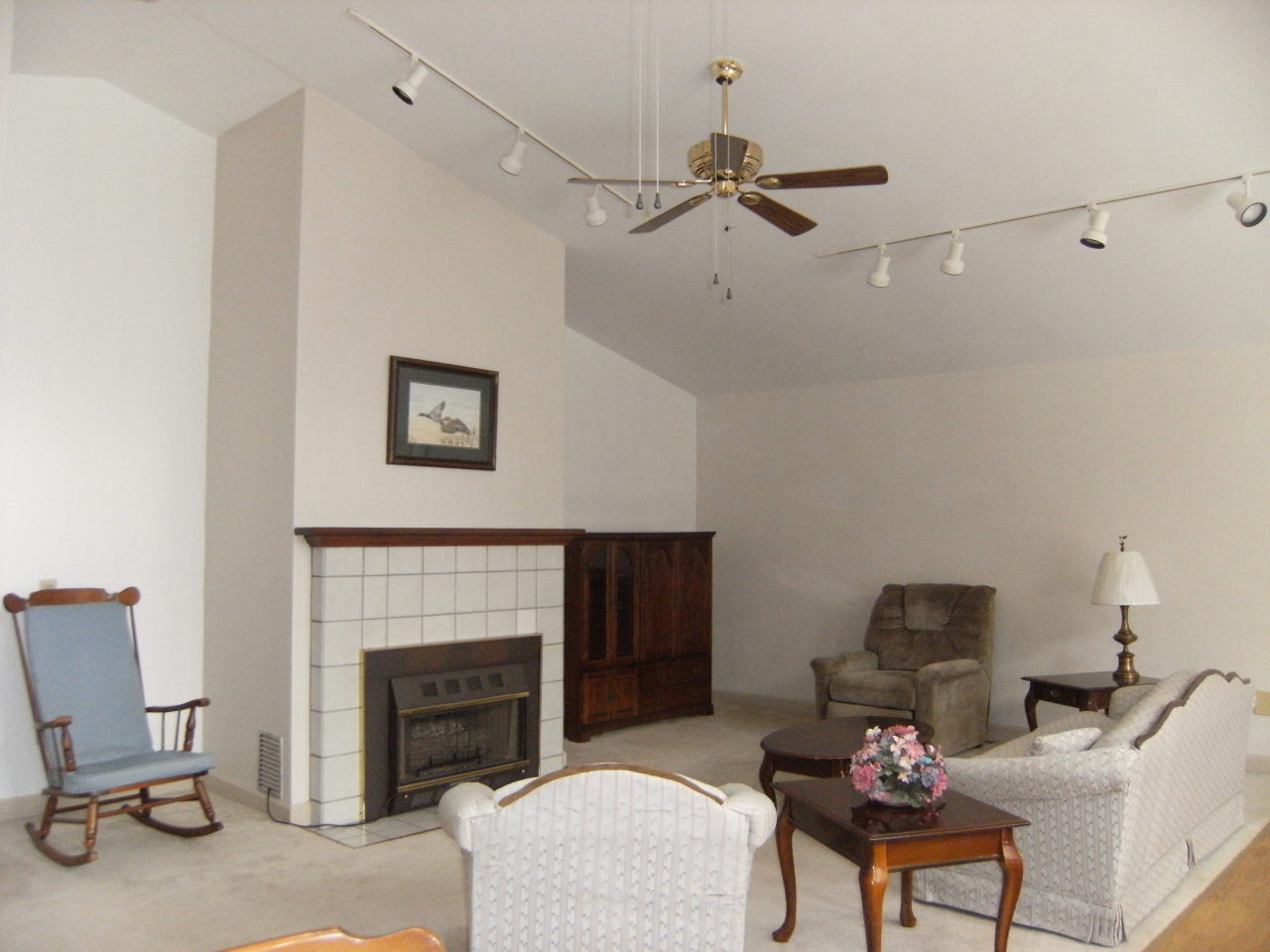 6111 Mt Chestnut Road Roanoke, VA 24018 - Photo 3 of 21 6111 Mt