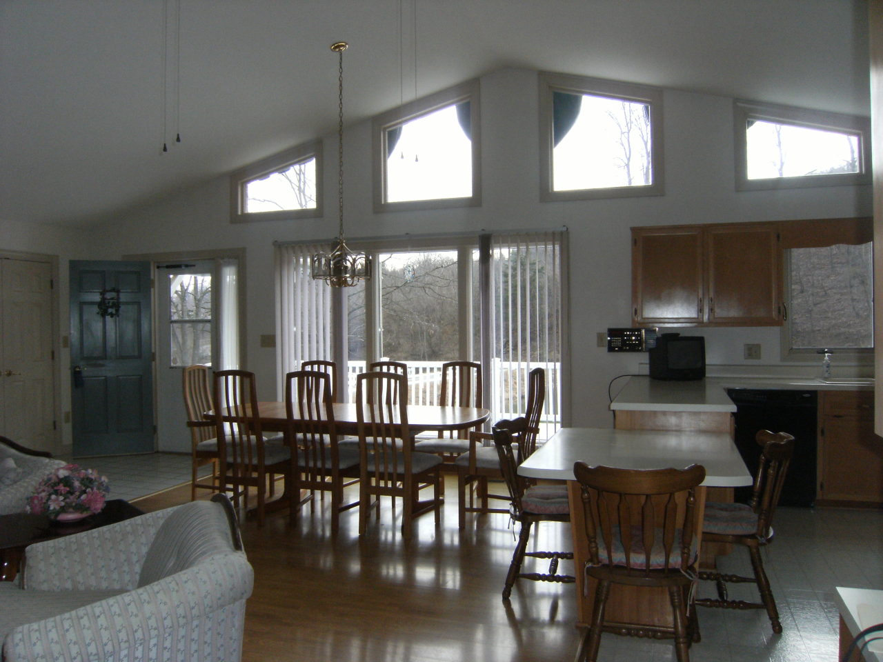 6111 Mt Chestnut Road Roanoke, VA 24018 - Photo 4 of 21 6111 Mt