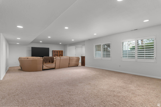 439 East 13540 South Draper, UT 84020 - Photo 24 of 46 Spacious room featuring plush carpet flooring and recessed lighting