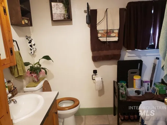 $379,000 | 205 Adams Street West, Huntington, OR 97907