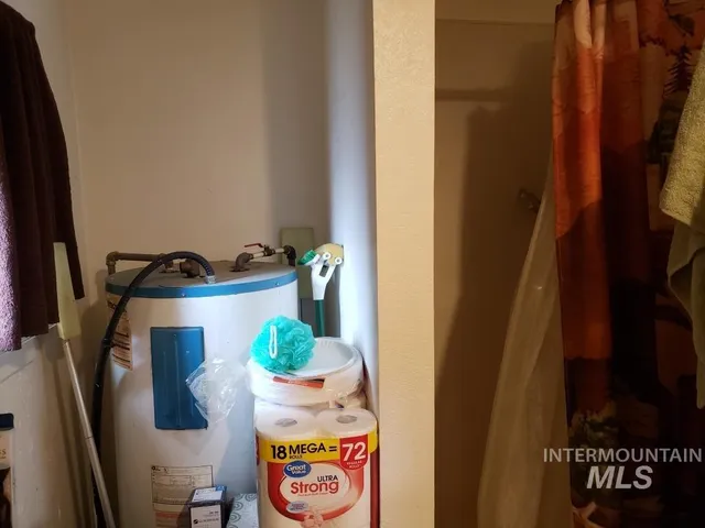 $379,000 | 205 Adams Street West, Huntington, OR 97907