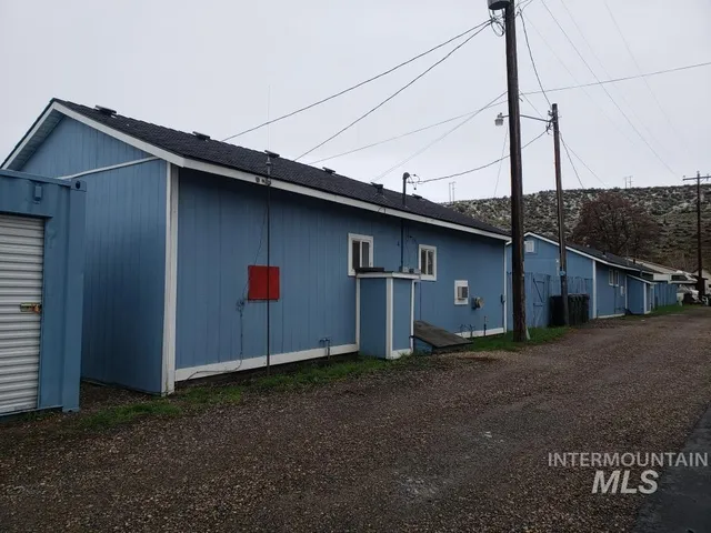 $379,000 | 205 Adams Street West, Huntington, OR 97907