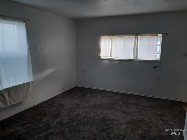 $379,000 | 205 Adams Street West, Huntington, OR 97907