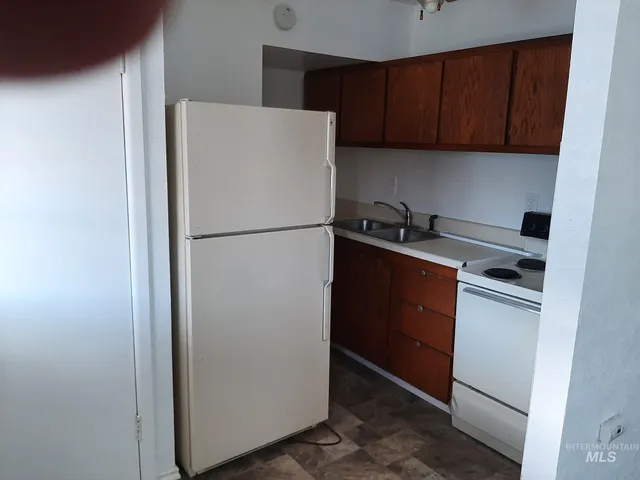 $379,000 | 205 Adams Street West, Huntington, OR 97907