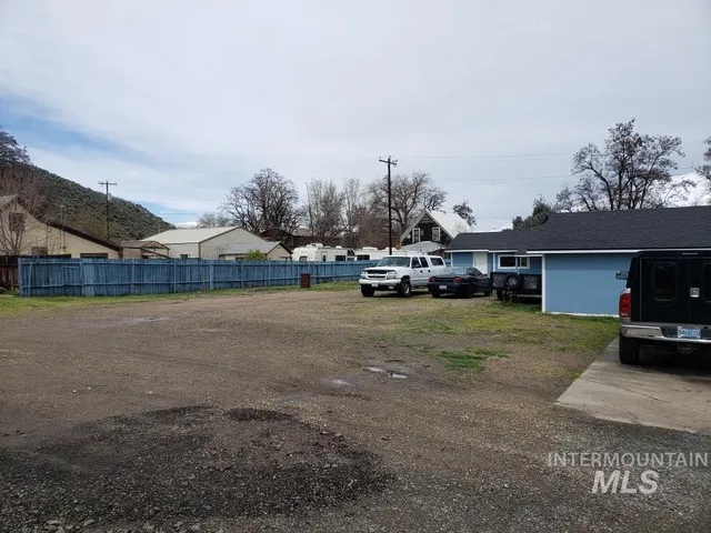 $379,000 | 205 Adams Street West, Huntington, OR 97907