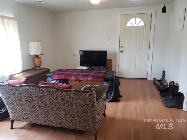 $379,000 | 205 Adams Street West, Huntington, OR 97907